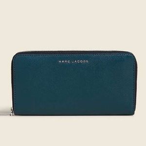 NWT Authentic Marc Jacobs Saffiano Wallet